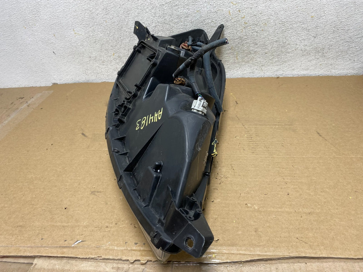 2006 to 2010 Toyota Sienna Left Driver Lh Side Headlight Halogen AH4183 DW12