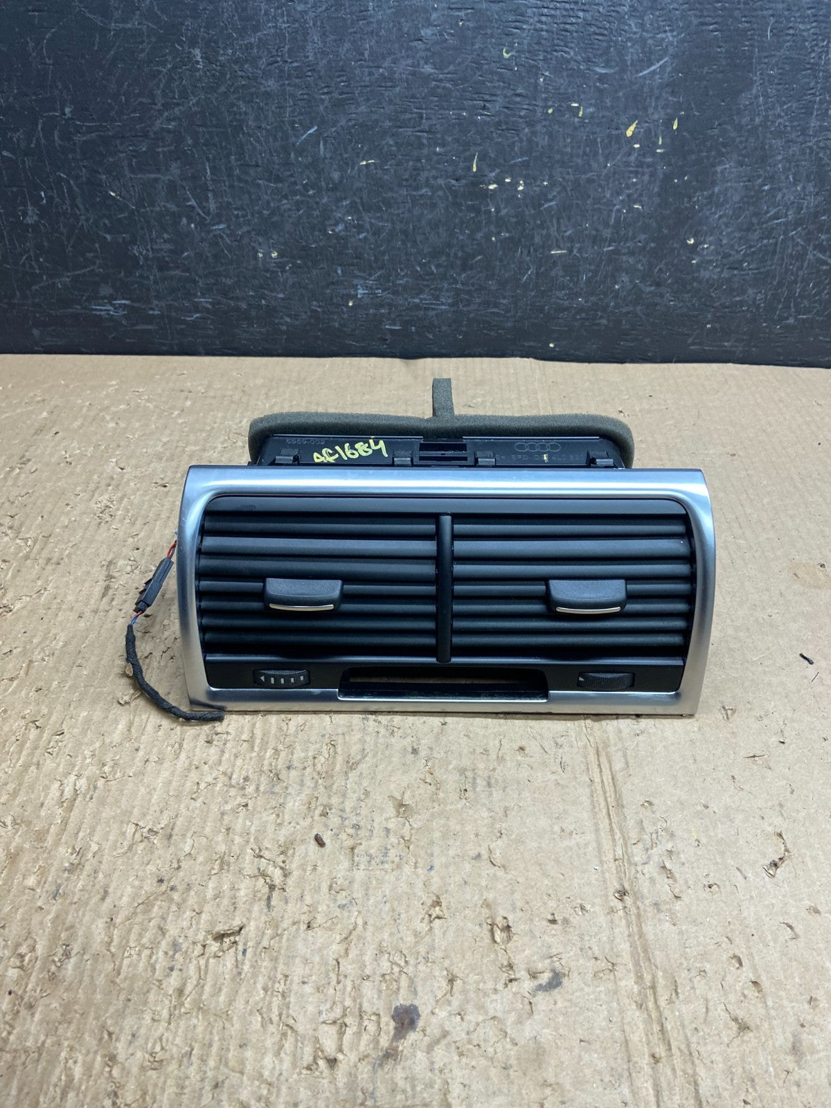 2007 to 2015 AudI Q7 Center Dashboard Air Vent af1684 DG0