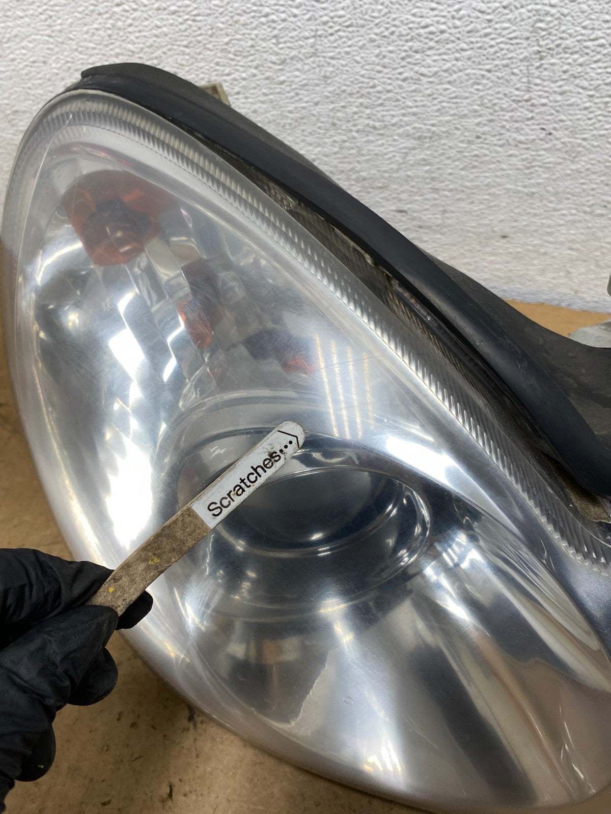 2002-2005 Hyundai Sonata Right Passenger Headlight Halogen AC8623 DW3