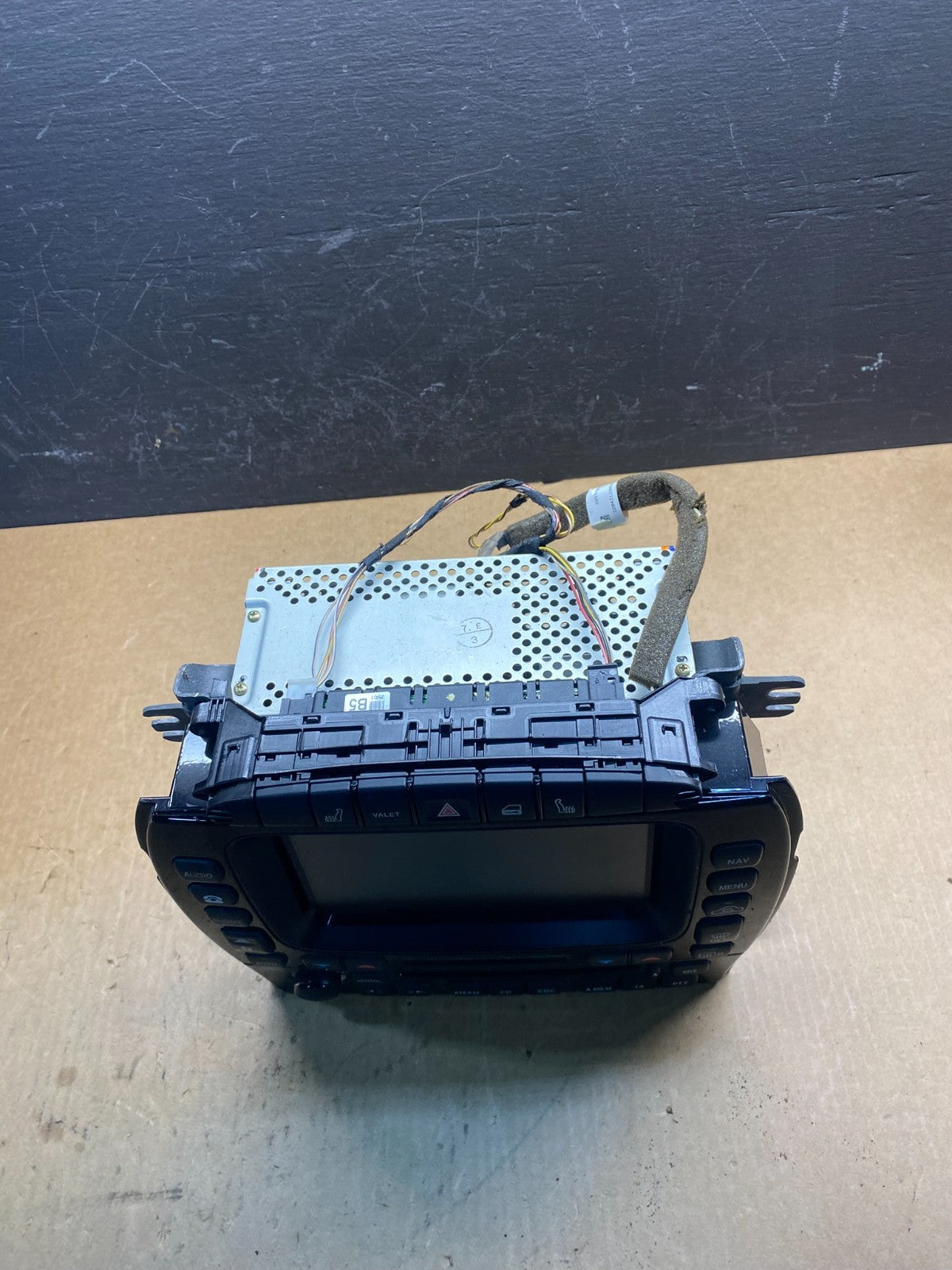 2004-2007 Jaguar XJ8 XJR Climate Control Control Radio AM/FM Panel AC6965 DG3