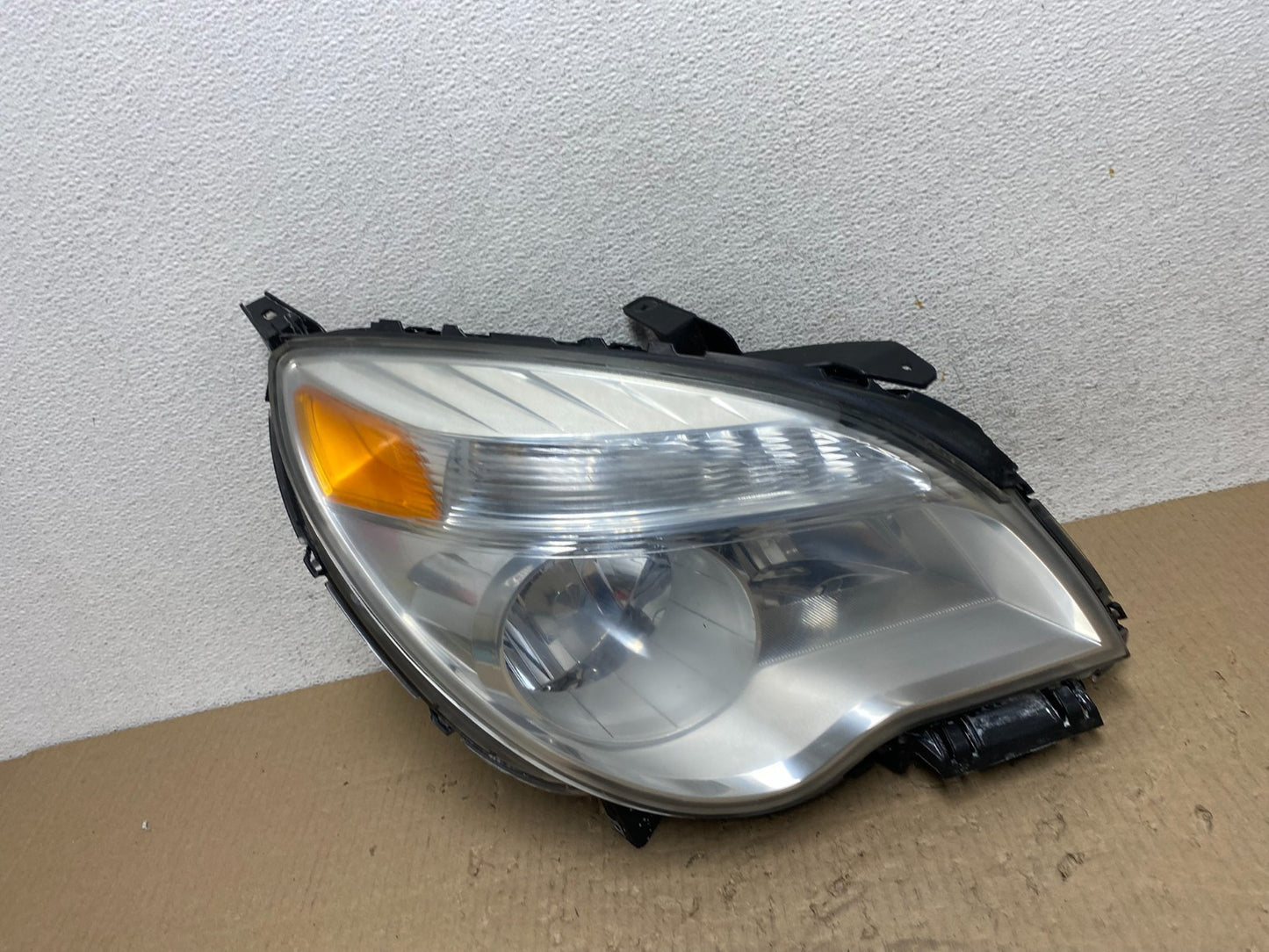 2010 - 2015 Chevrolet Equinox Halogen Headlight Right Passenger Side AG6541 DW0