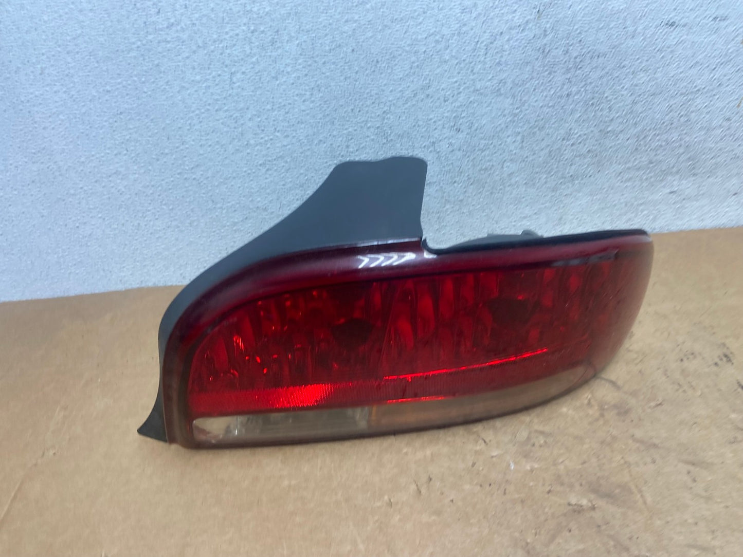 1998 - 2002 Oldsmobile Intrigue Right Passenger RH Side Tail Light AD5255 LK0