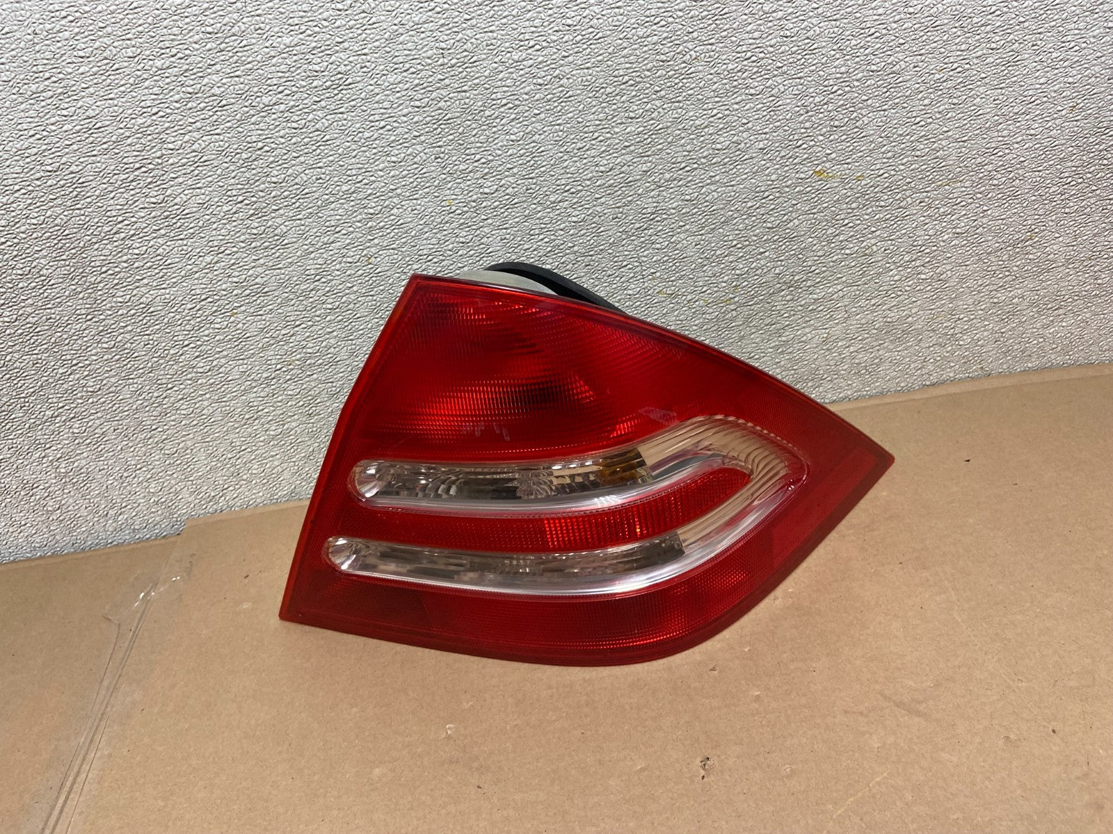 2001-2004 Mercedes-Benz C230 C240 W203 C-Class Right Passenger Tail Light AA98490
