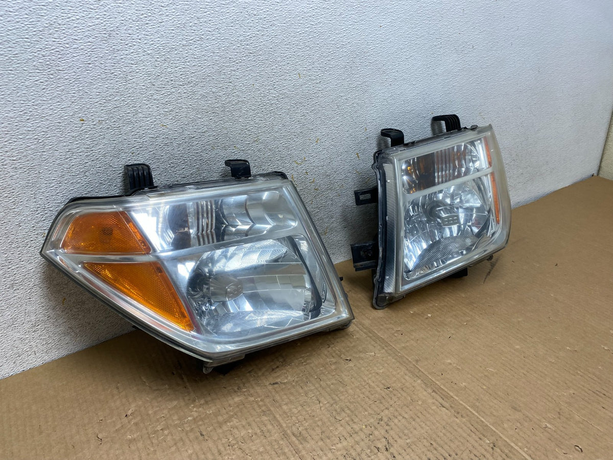 2005 2006 2007 Nissan Pathfinder Halogen Headlights Left+Right AI6714 DW2