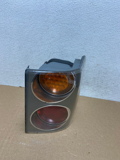 2003-2005 Land Rover Range Rover L322 Right Passenger Tail Light AF9916 LK2