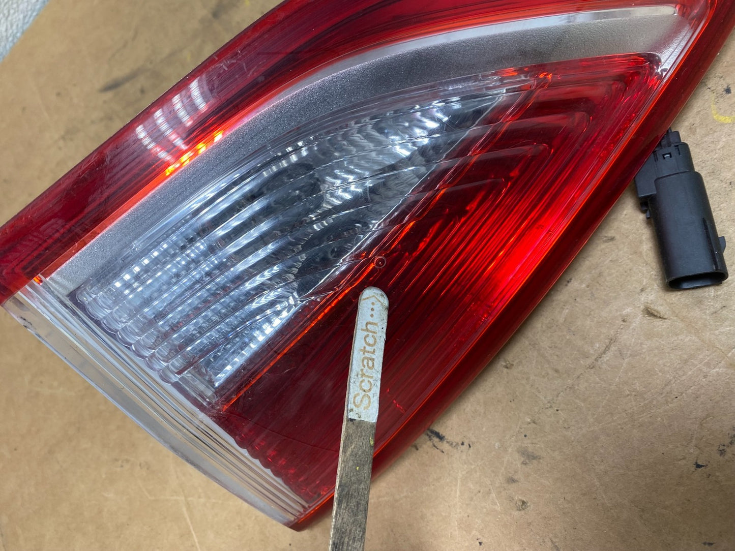 2013 to 2016 Ford Escape Right Passenger RH Side Inner Tail Light OEM X4767 DW3