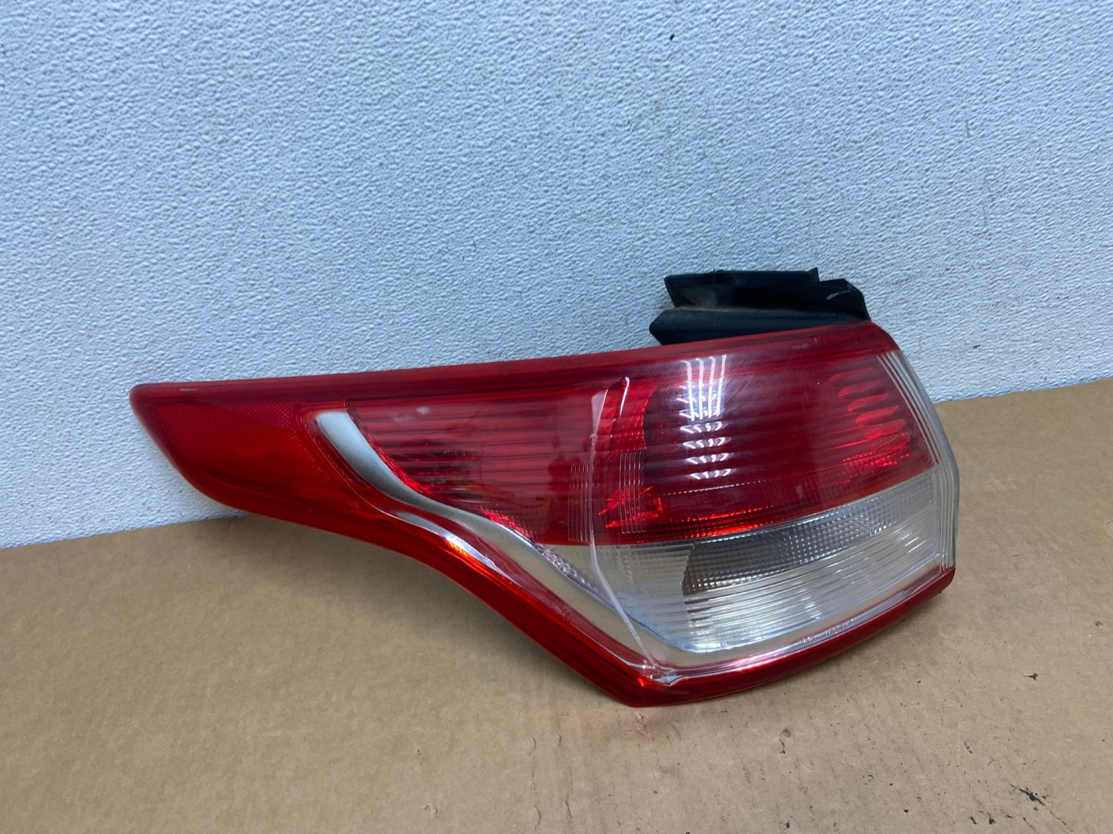 2013 to 2016 Ford Escape Left Driver LH Side Tail Light AC8433 LK0
