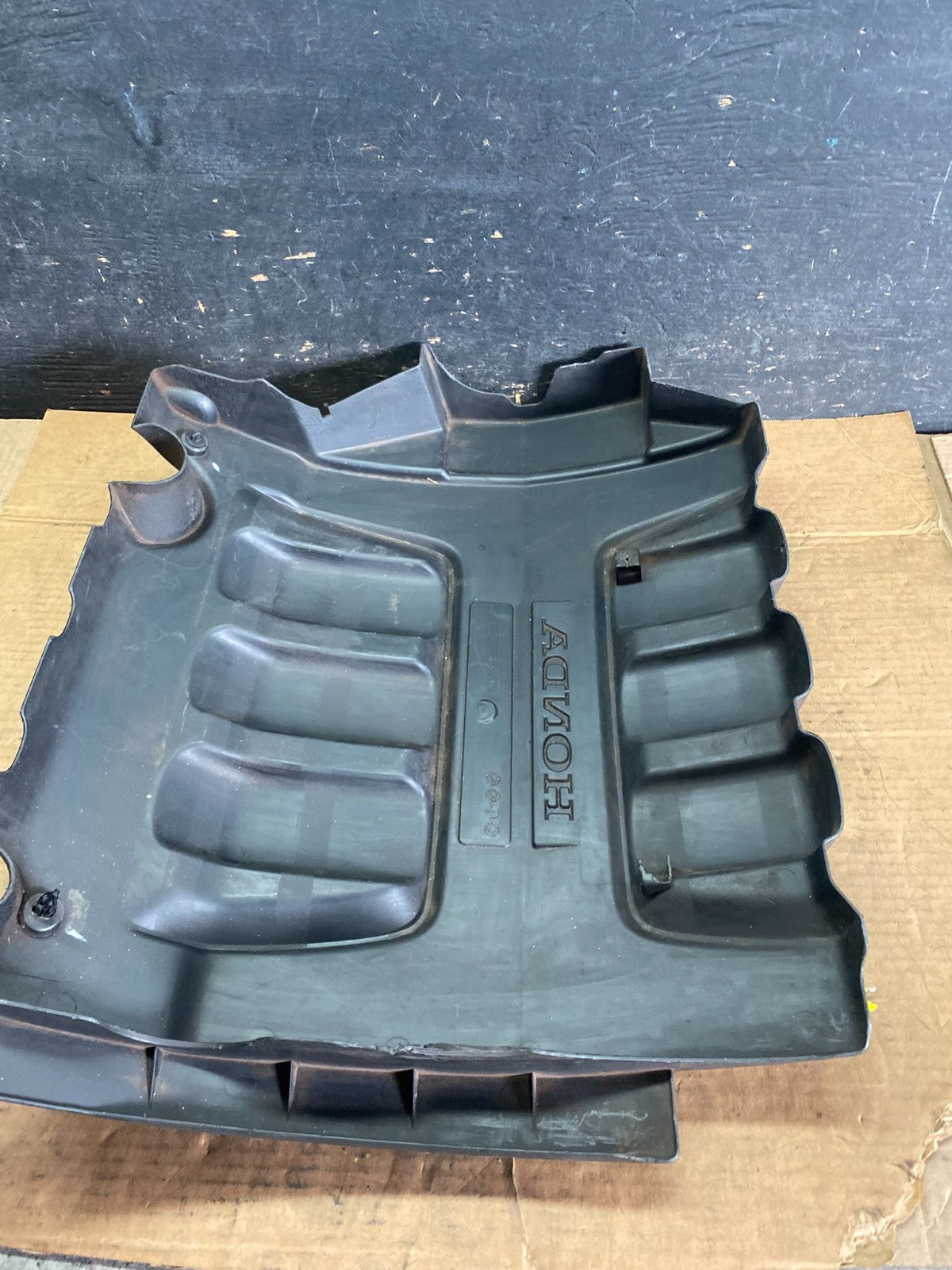 2005 to 2007 Honda Odyssey Black Engine Cover OEM Q8513 DG7