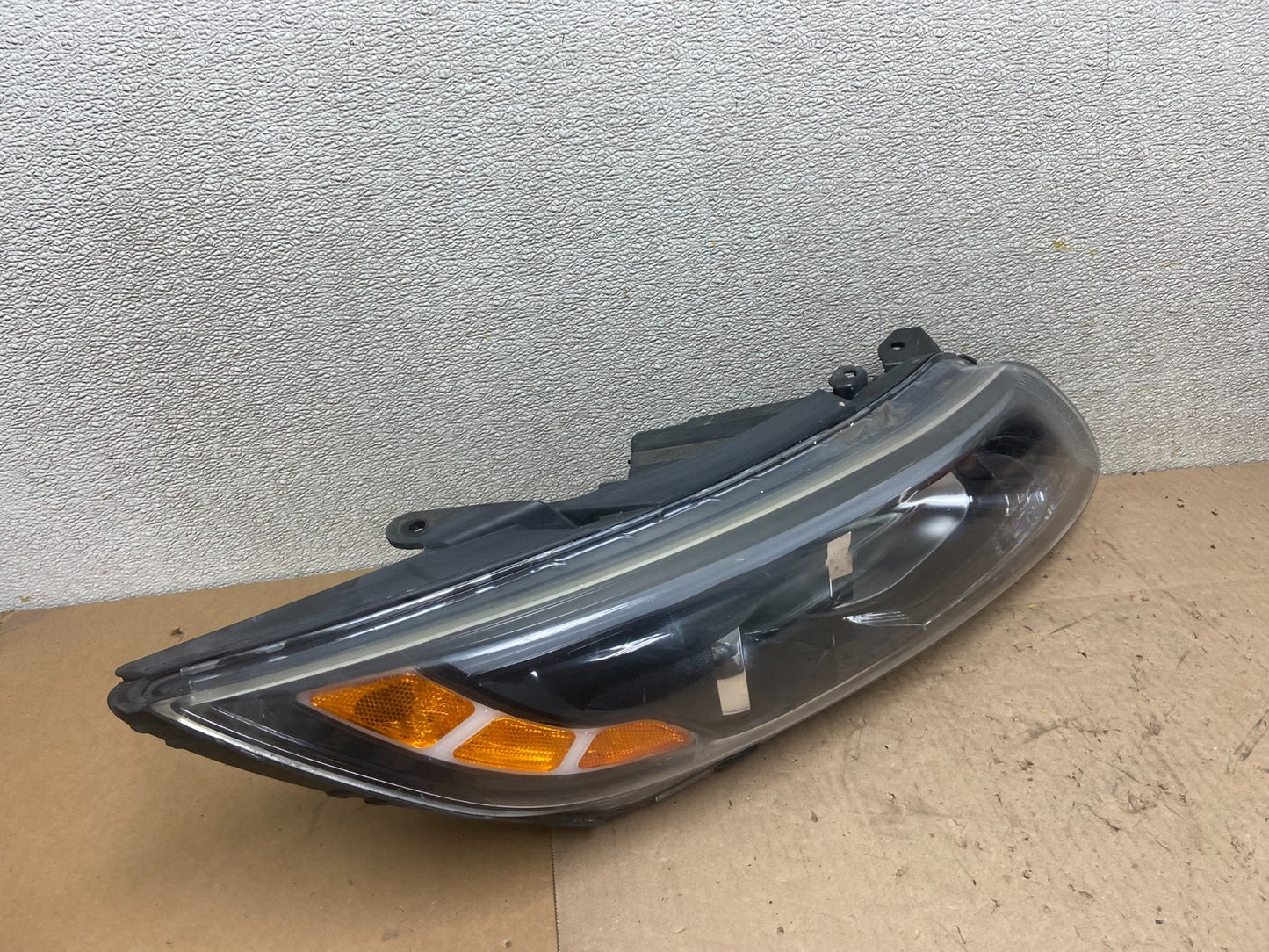 2011-2013 Kia Optima Right Passenger RH Side Headlight Halogen AA1026 DW2