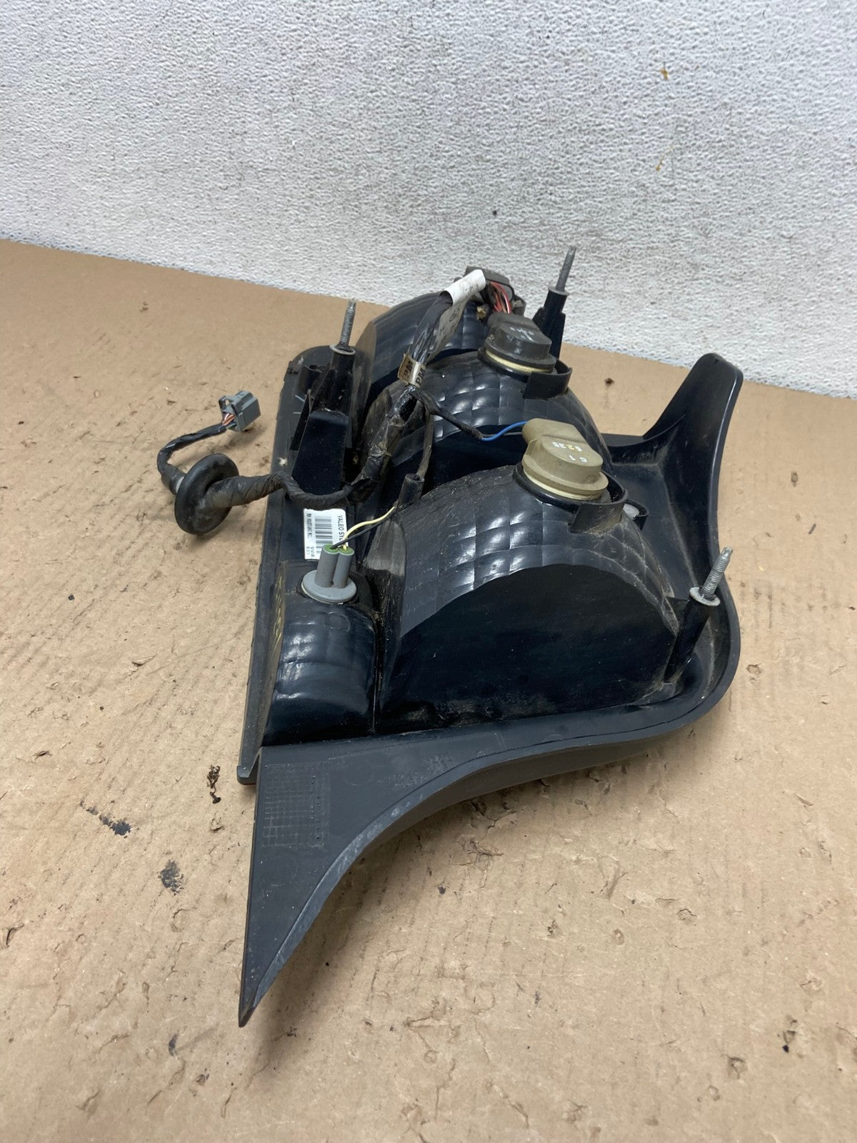 2005 - 2009 Ford Mustang Right Passenger RH Side Tail Light AF4271 LK7
