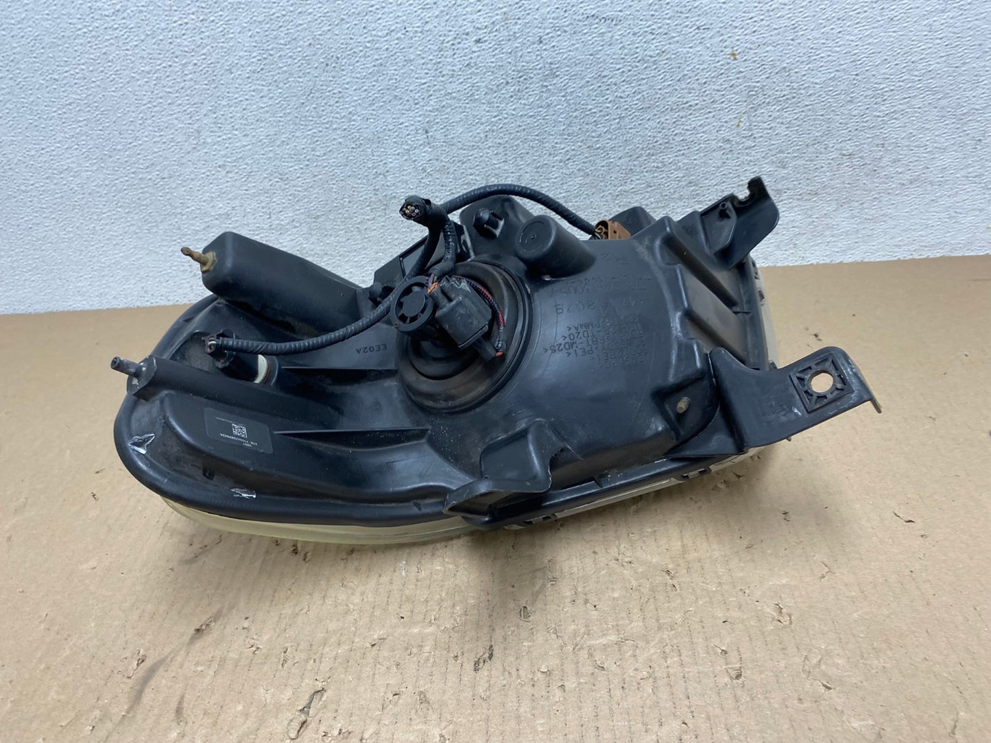 2006 to 2010 Ford Explorer Right Passenger Side Headlight AE8804 LK6
