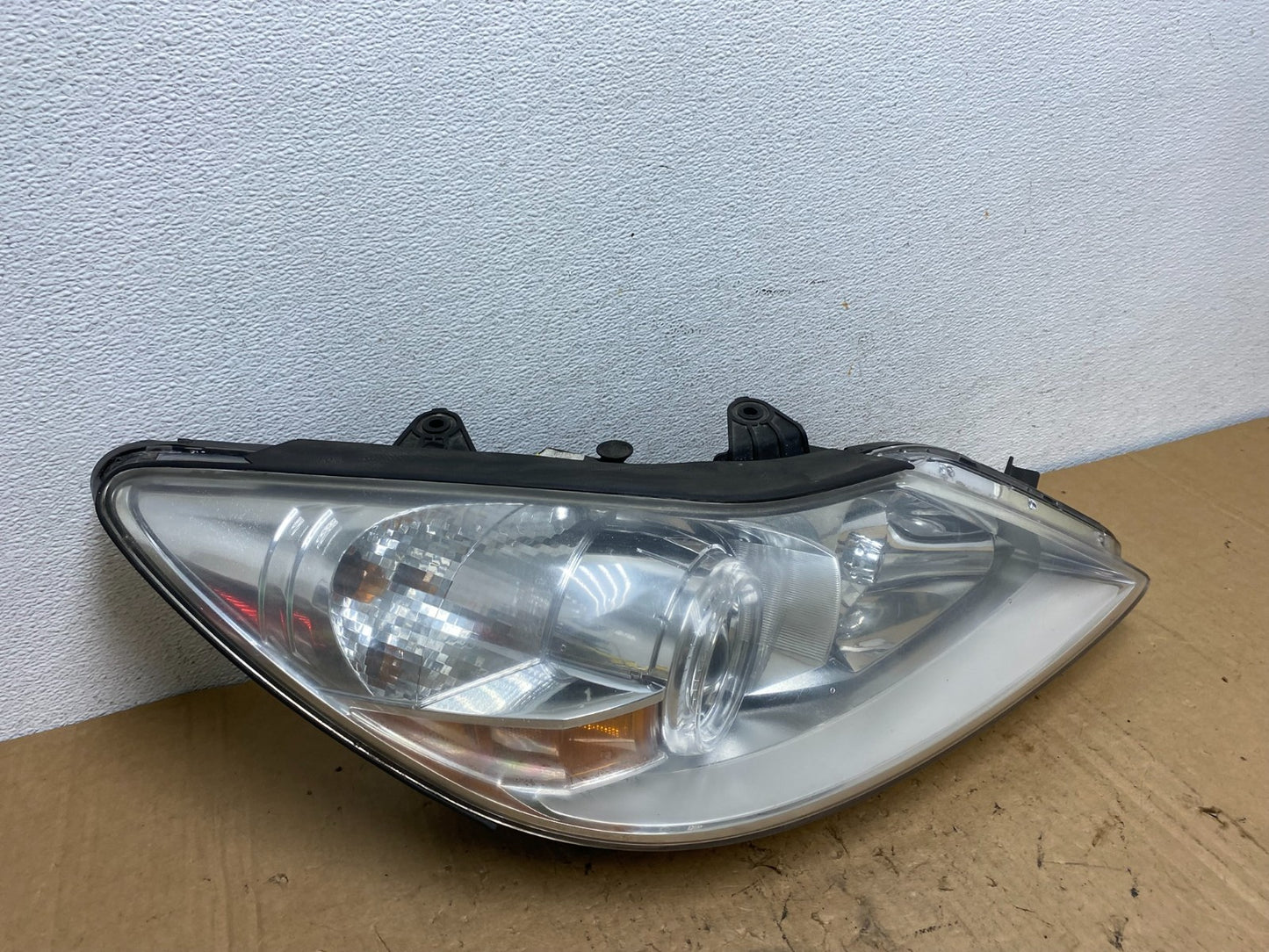 2009 - 2011 Hyundai Genesis Right Passenger RH Xenon HID Headlight AD3767 DG2