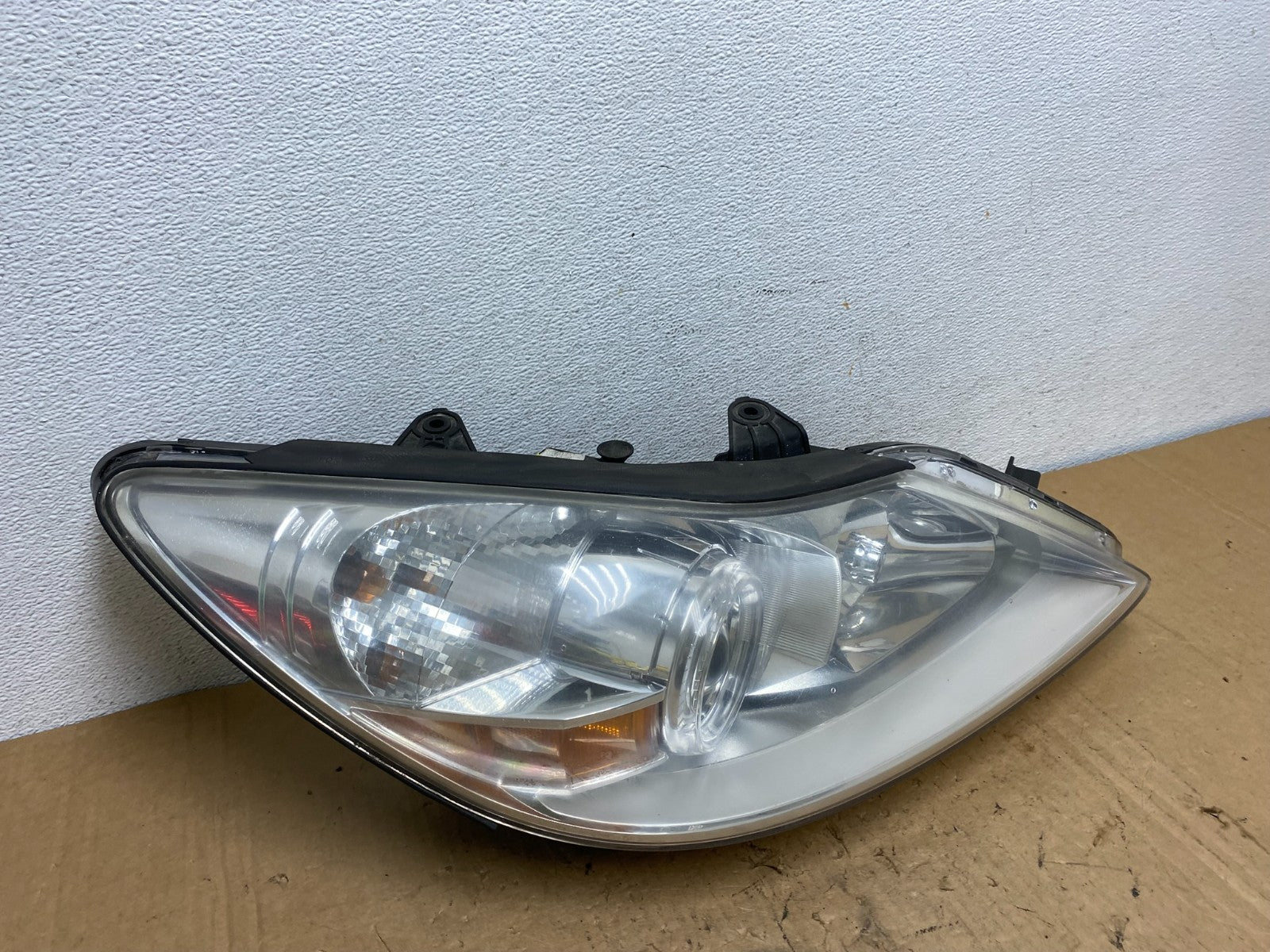 2009 - 2011 Hyundai Genesis Right Passenger RH Xenon HID Headlight AD3767 DG2