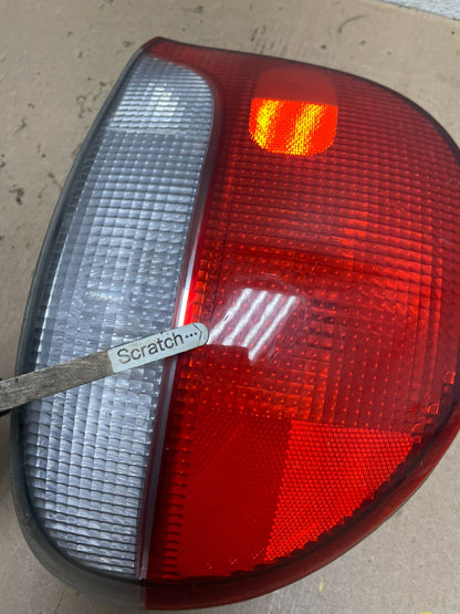 1998 to 1999 Hyundai Accent Hatchback Right Passenger RH Tail Light Oem Q4663 DG6