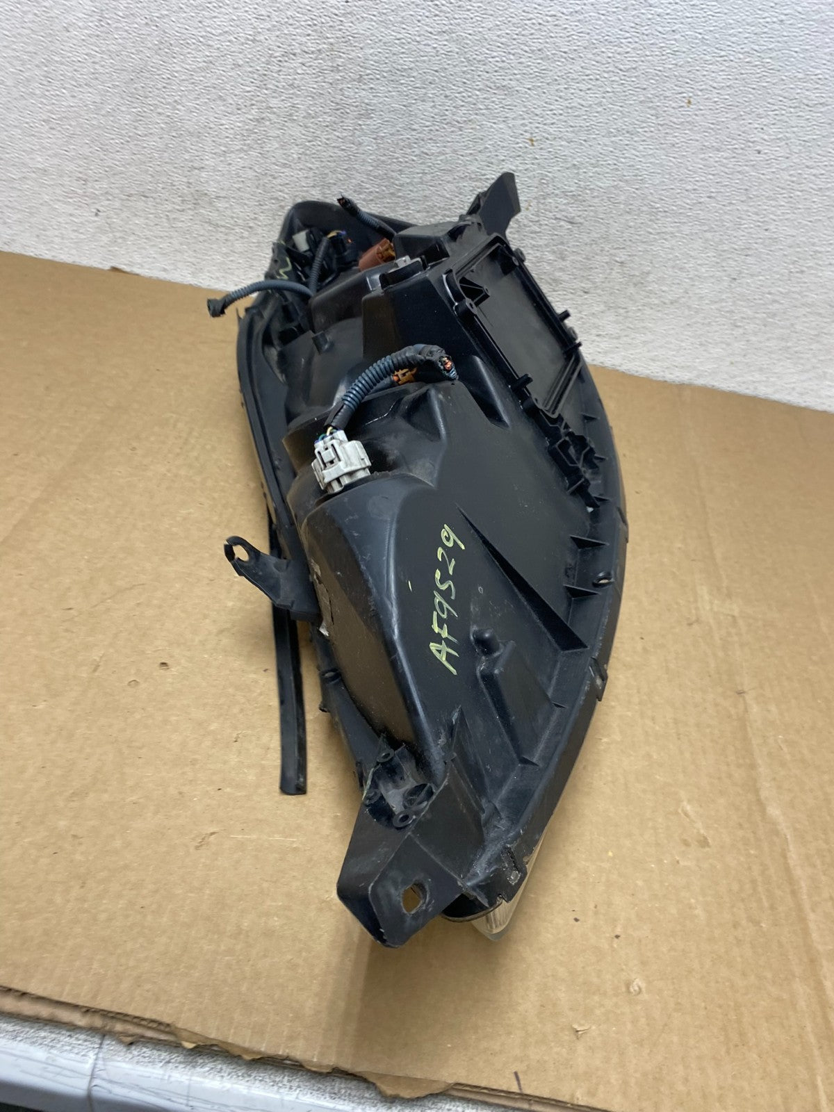 2006 to 2010 Toyota Sienna Right Passenger Rh Side Headlight Halogen AF9529 DW11