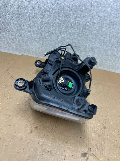 2011 to 2016 Chrysler Town and Country Right Passenger Headlight Z9360 DW5