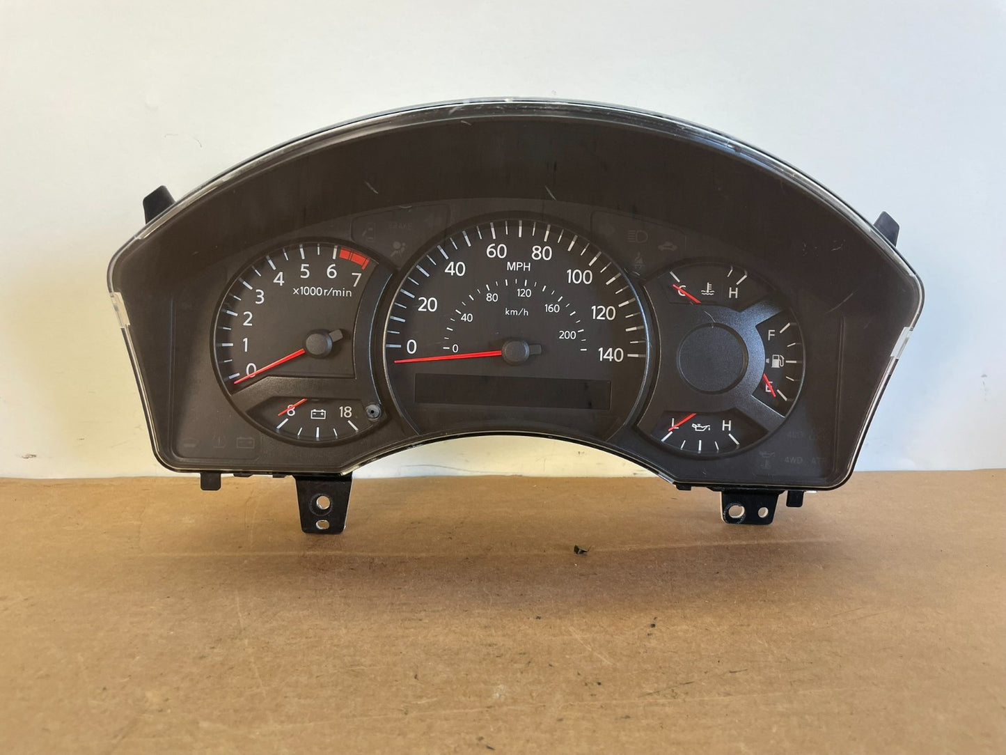 2004 2005 Nissan Armada Speedometer Cluster Gauge AG0705 DW0