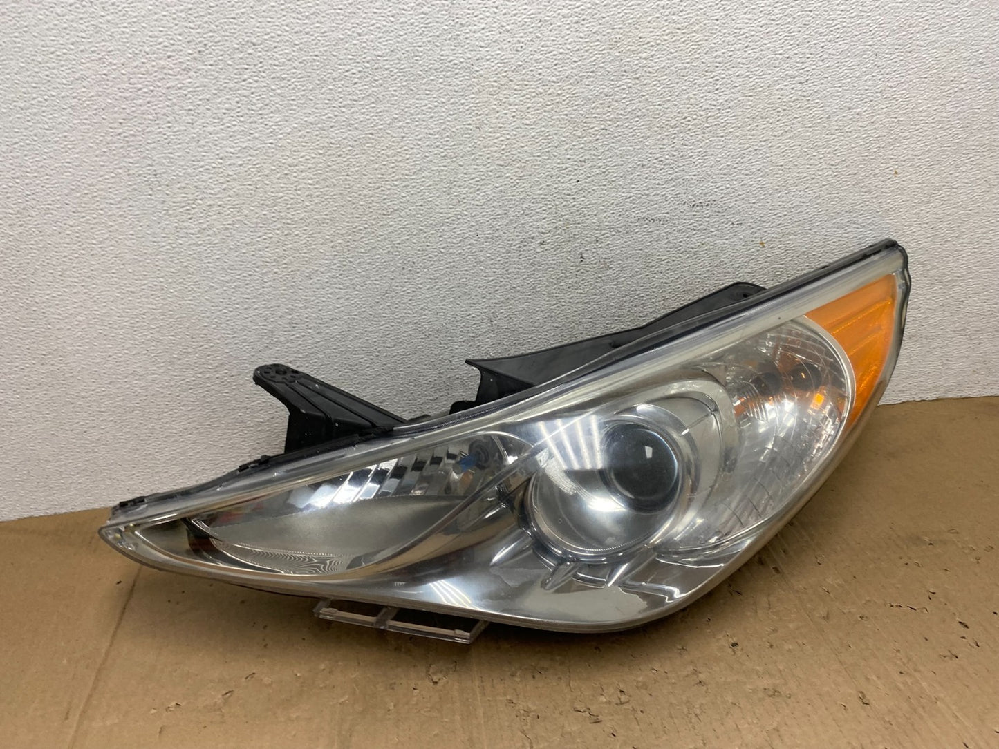 2011 - 2014 Hyundai Sonata Left Driver Lh Side Headlight Halogen AE9255 DW0