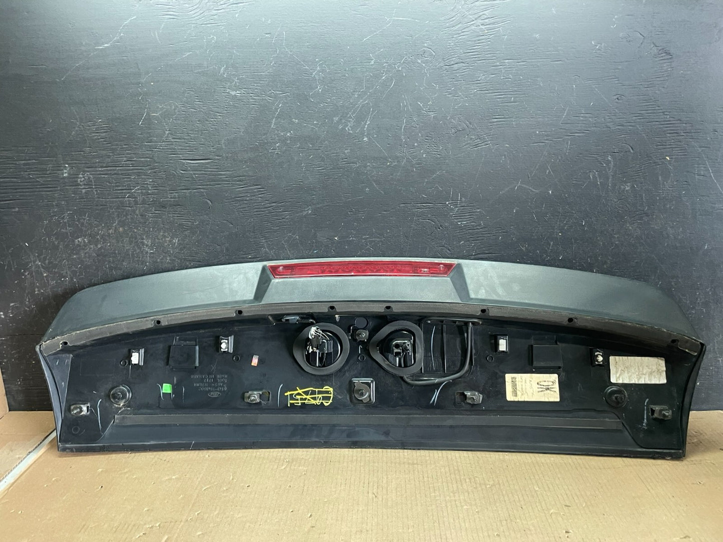 2007 to 2011 Ford Edge Rear Spoiler Wing With Brake Light OEM L9203 DG9
