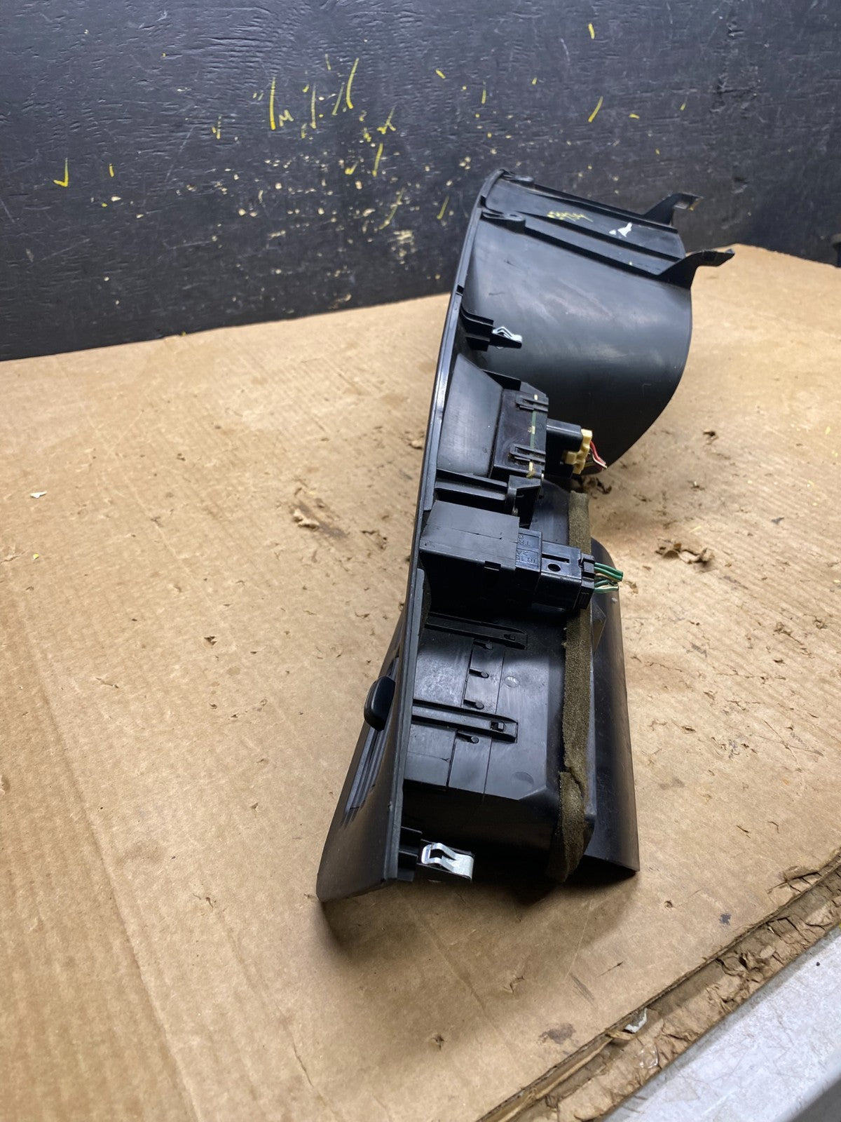 2000 to 2003 Toyota Sienna Speedometer Cluster Air Vent Bezel Trim OEM Z7434 DG2