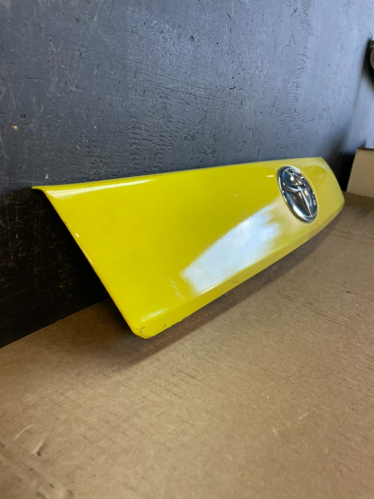 2012 2013 2014 Toyota Prius V Trunk Lid Liftgate Garnish Trim Panel OE AD0135 DG2