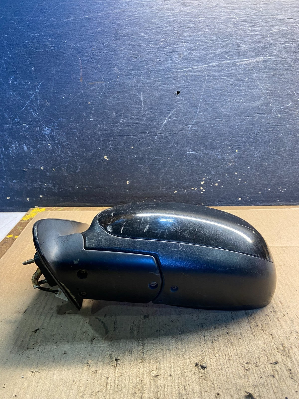 2001 to 2006 Toyota Sequoia Left Driver View Door Mirror OEM Z2124 MS3