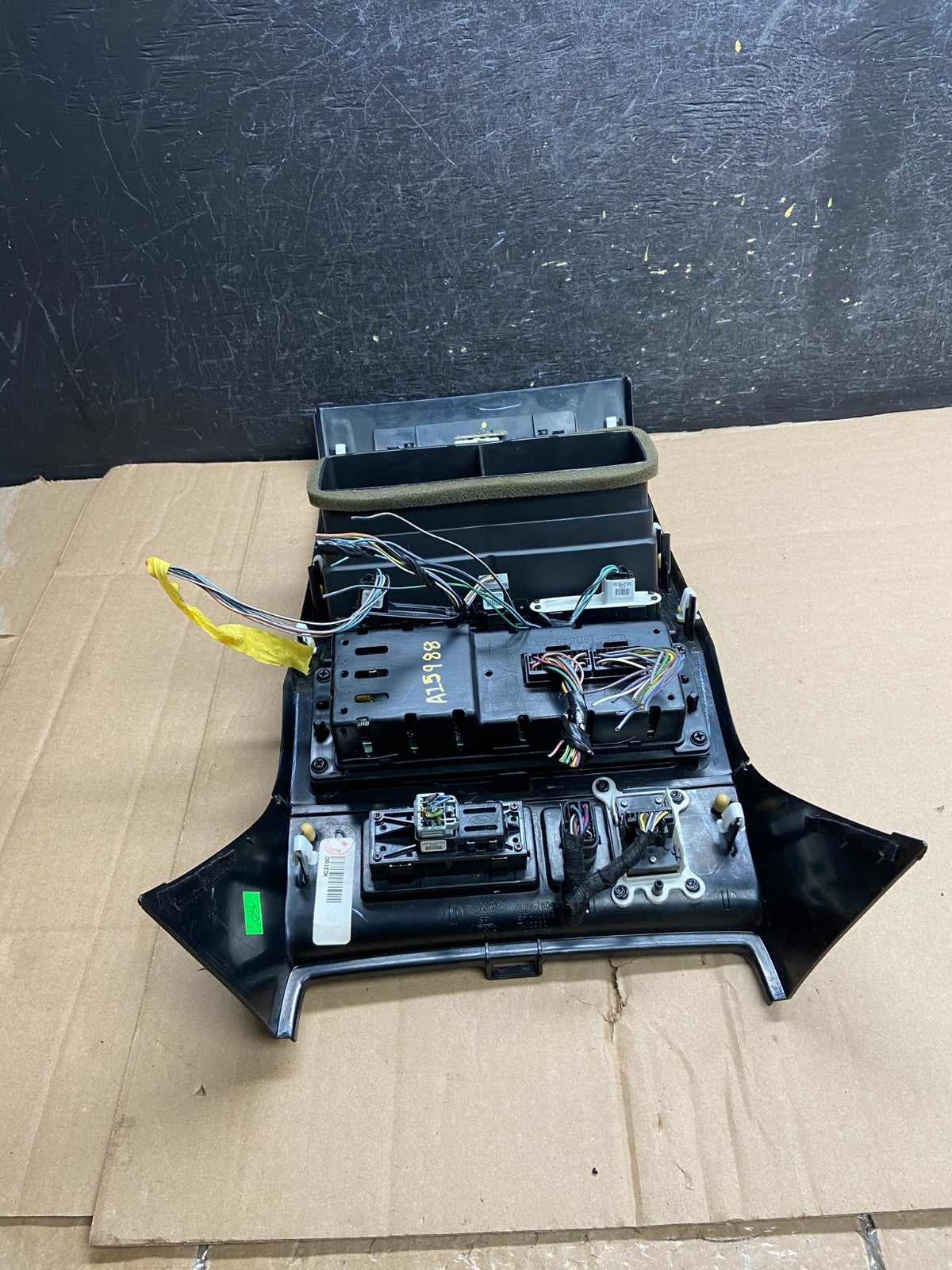 2006 - 2010 Ford Explorer Radio Heater Climate A/C Control Bezel Trim AI5988 DG3