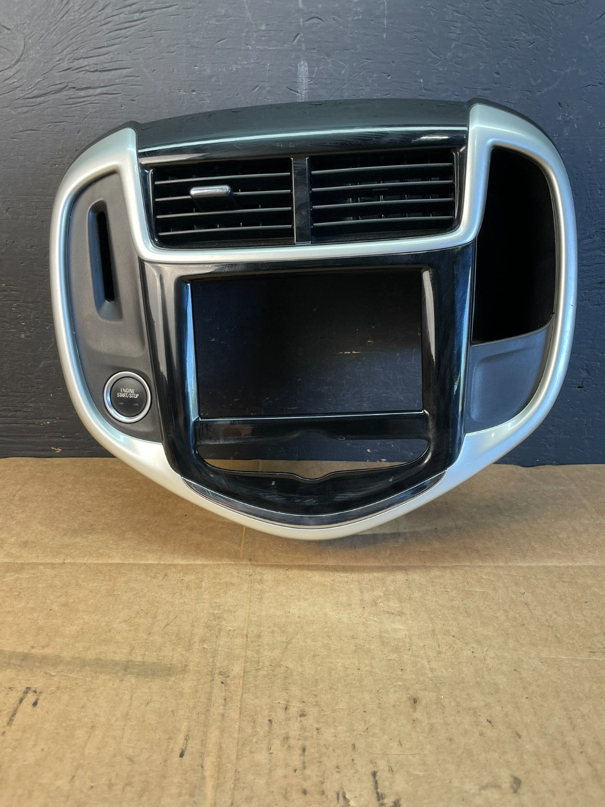 2017- to 2020 Chevrolet Sonic Center Dash Radio Air Vent Trim Bezel ac5190 DG0
