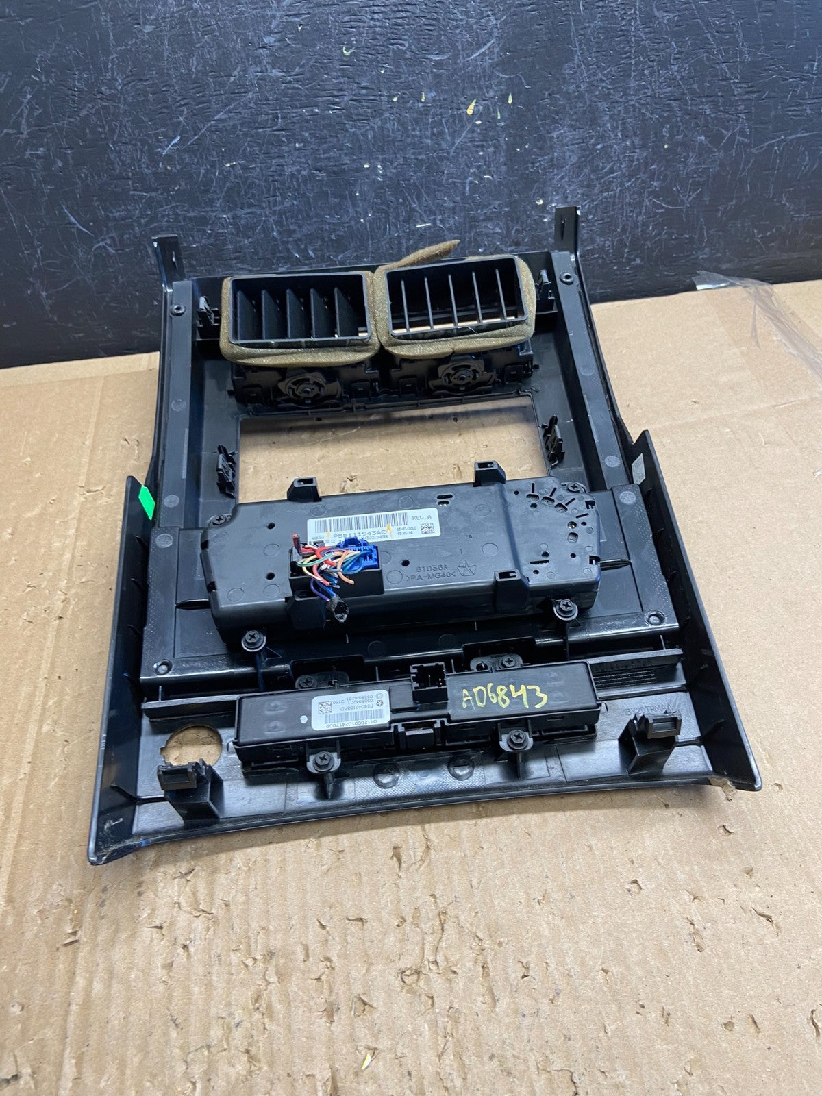 2008 to 2012 Jeep Liberty Dash Climate Temperature Control Radio Bezel AD6843 DG5