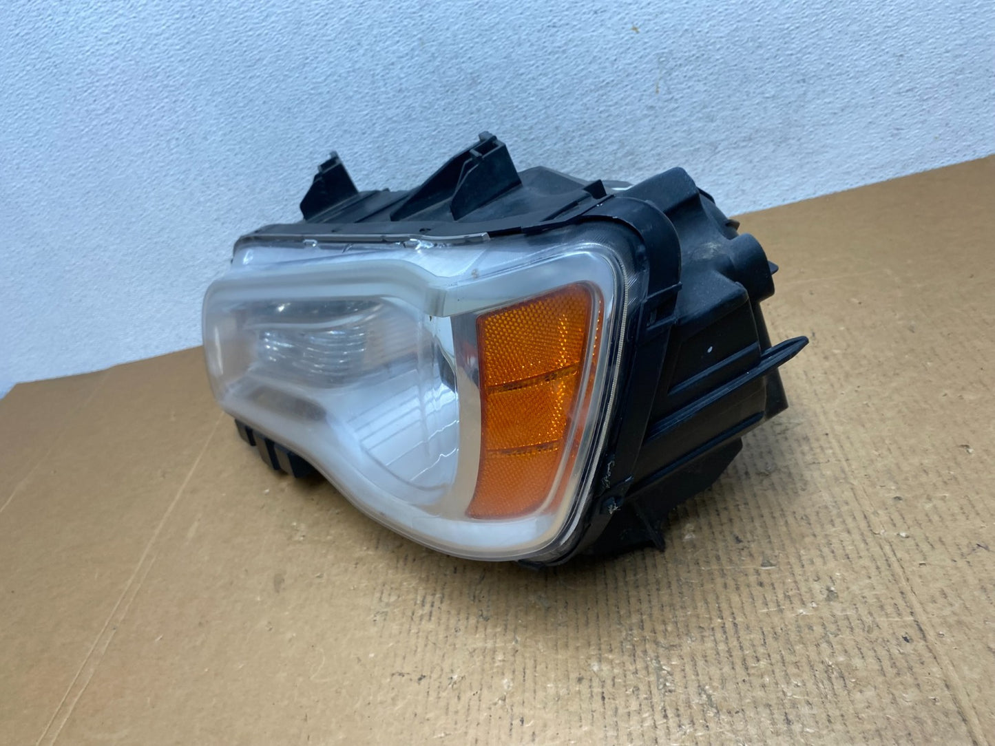 2011 to 2014 Chrysler 300 Left Driver LH Halogen Headlight AE1254 DW1