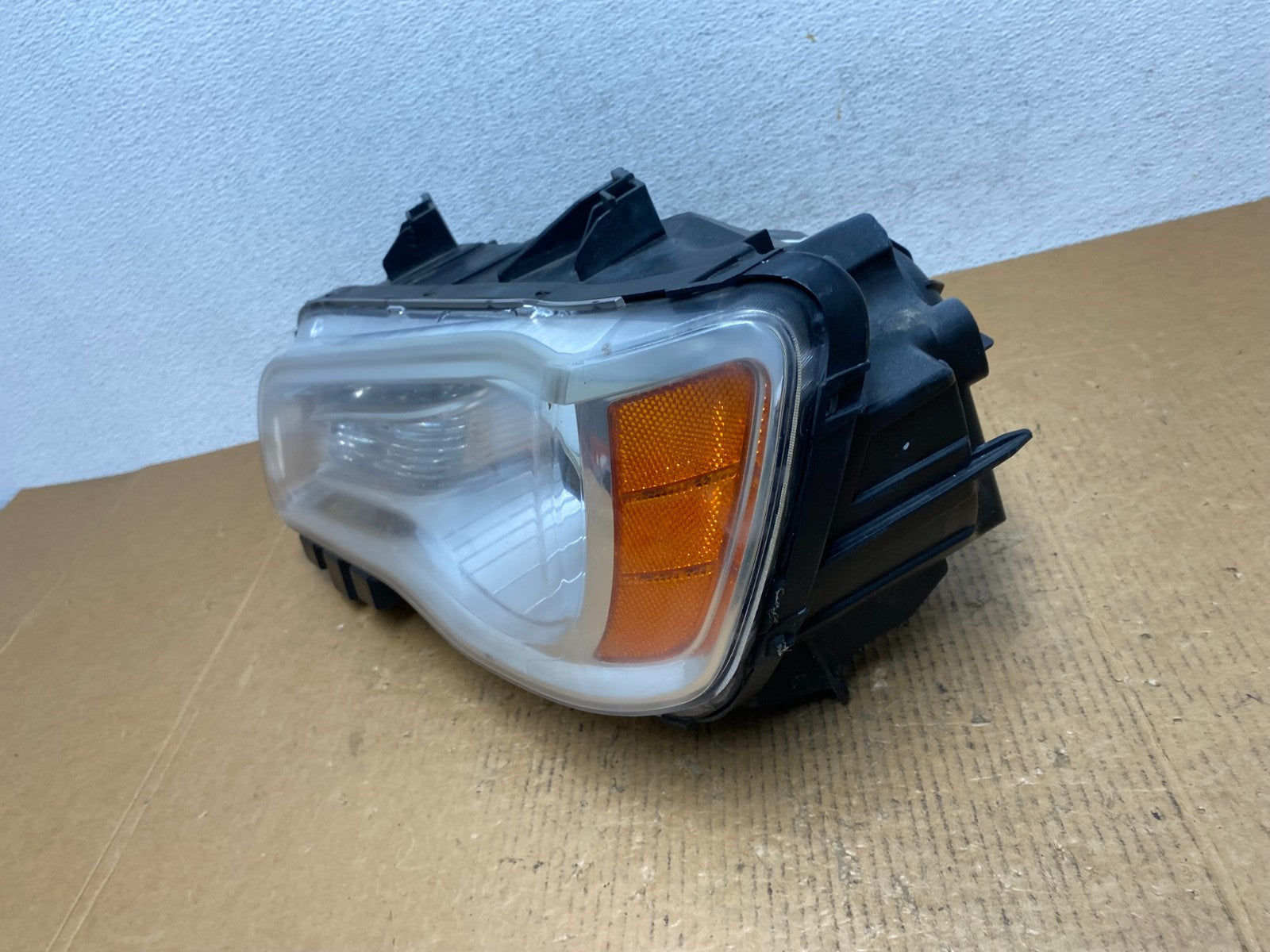 2011 to 2014 Chrysler 300 Left Driver LH Halogen Headlight AE1254 DW1