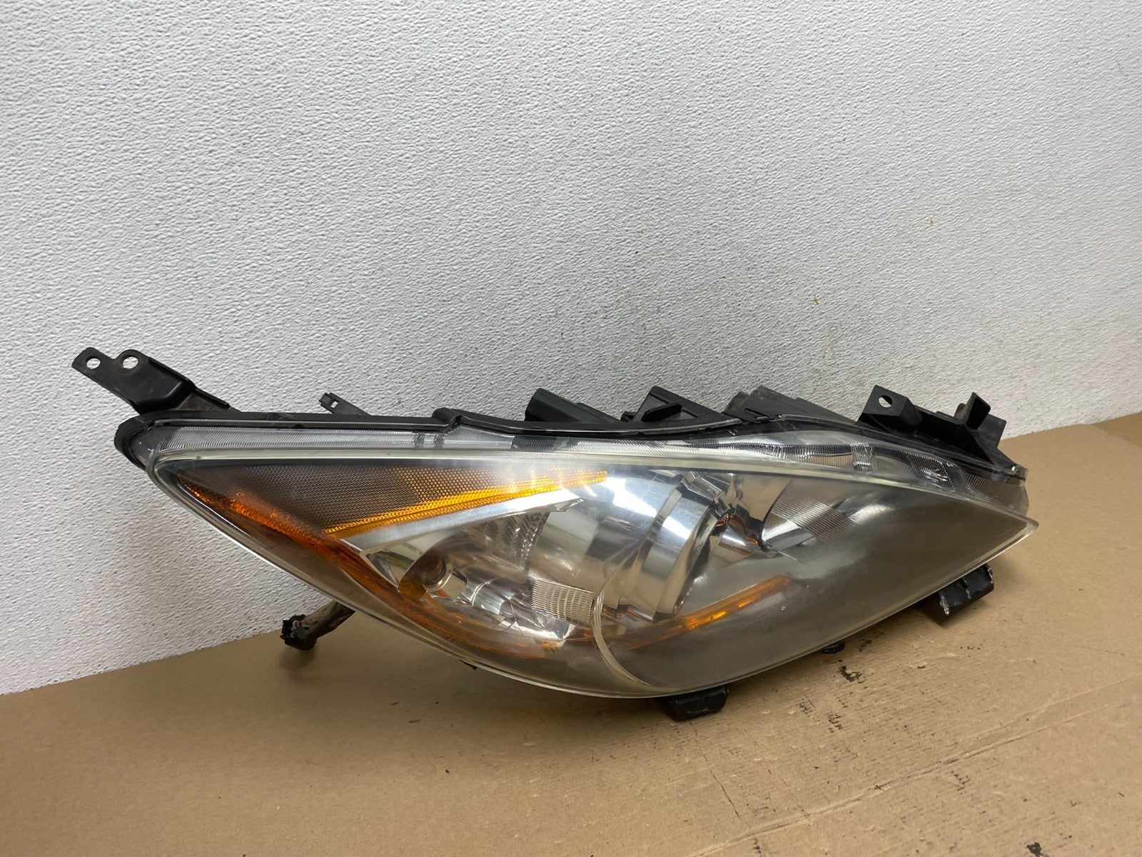 2010 - 2013 Mazda 3 Halogen Right Passenger Rh Side Headlight AF4460 DW2