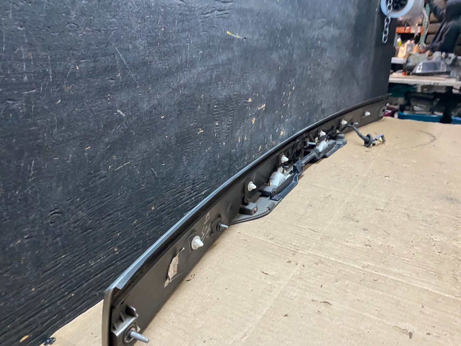 2009 - 2013 Subaru Forester  Liftgate Tailgate Trunk Trim Molding U6437 DG13