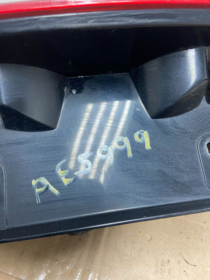 2002 2003 2004 Jeep Liberty Left Driver LH Side Tail Light AE5999 DW8