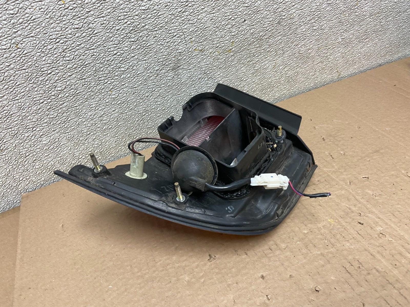 1995 1996 Nissan Maxima Left Driver LH Side Tail light Oem AB2429 DW5