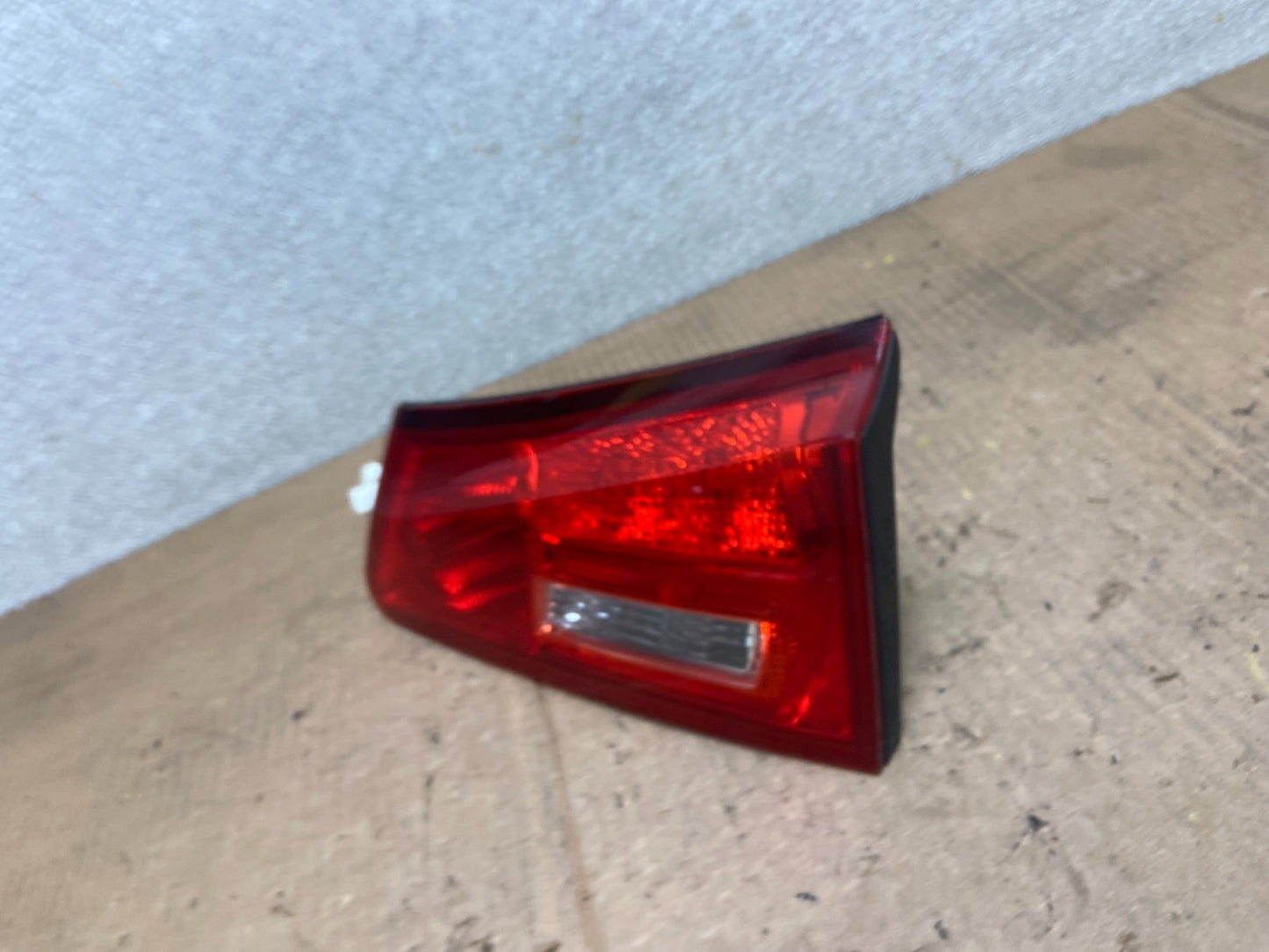 2006 - 2008 Lexus Is250 Is350 Right Passenger RH Inner Tail Light Oem AA6679 DW1