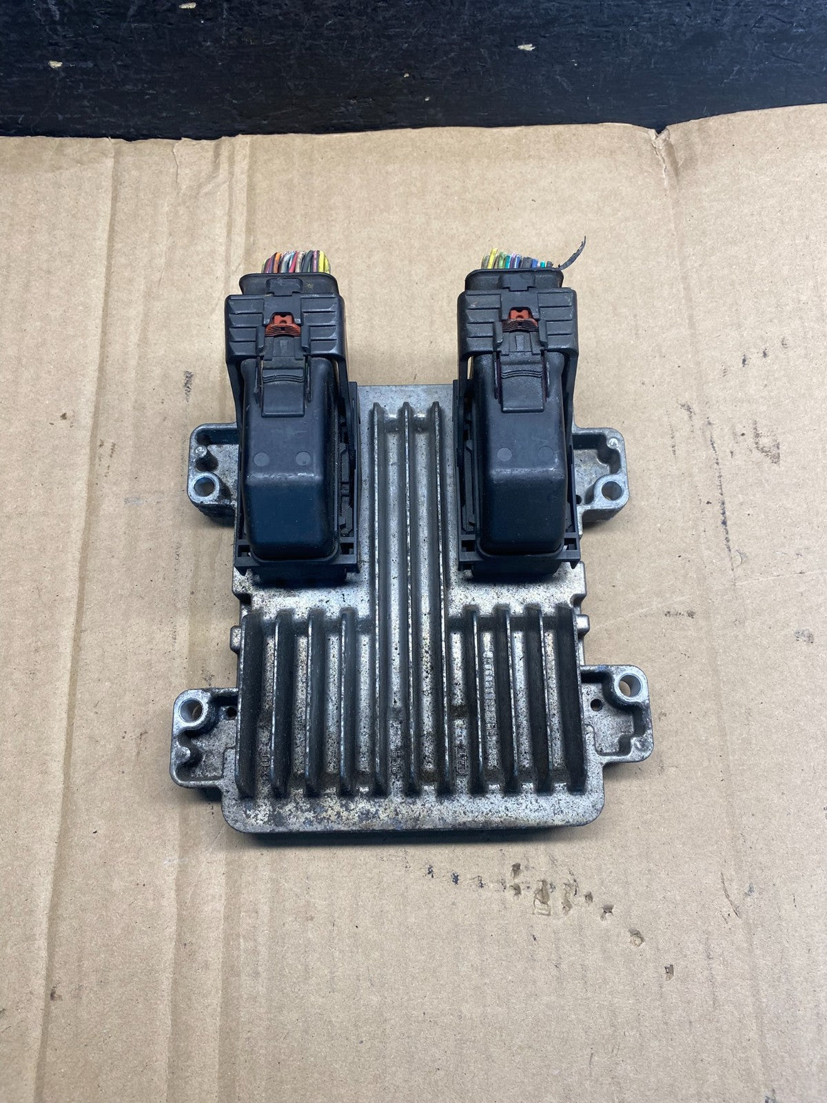 2009 2010 Cadillac Escalade Engine Control Module ECM ECU AE2181 DW0