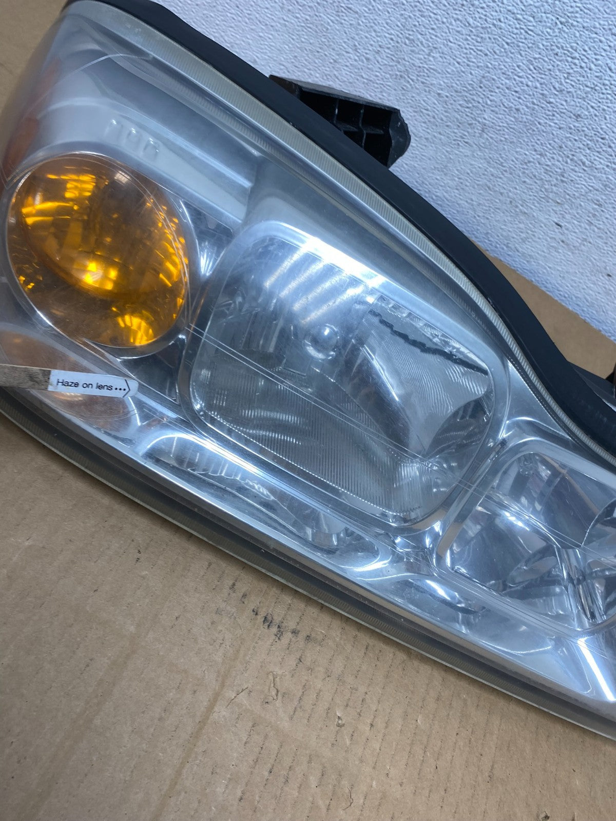 2006 to 2007 Saturn Vue Headlight Right Passenger Side Halogen AD0803 DW4