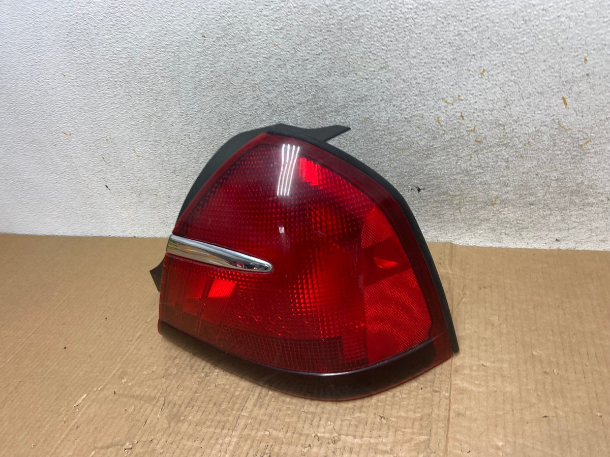 1998 to 2002 Mercury Grand Marquis Right Passenger Rh Side Tail Light AI6751 LK1