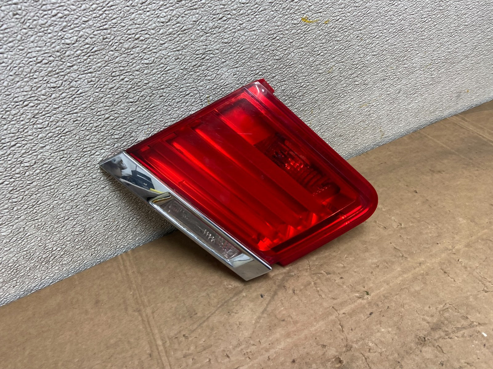 2009 - 2012 Bmw 7-Series F01 F02 750i Right Passenger Inner Tail Light Y6032 DW2