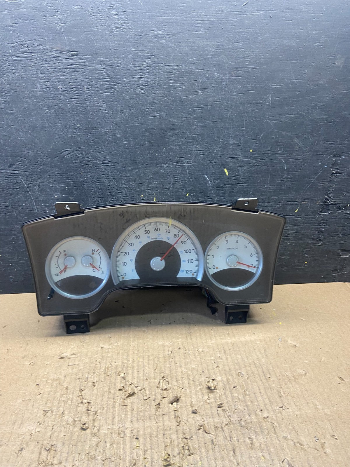 2005 to Dodge Durango Speedometer Instrument Cluster Gauge T1753 DG0