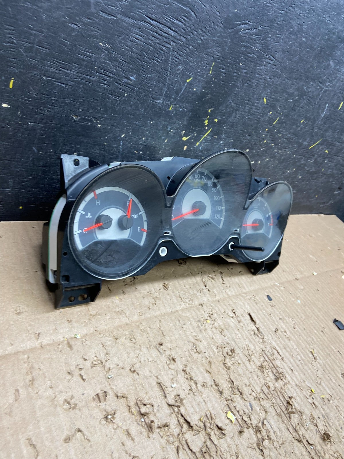 2011 Chrysler 200 Speedometer Instrument Cluster Gauges V7752 DG2