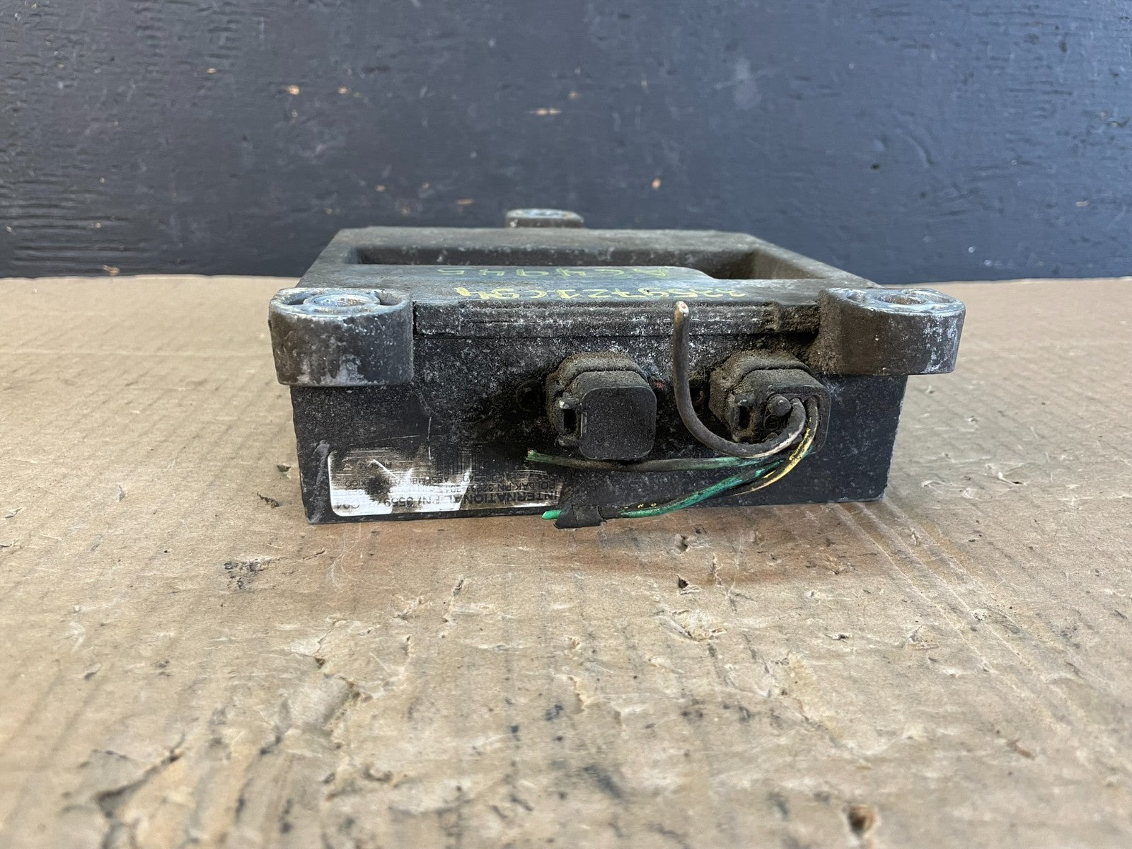 International Chassis Control Module 3559721C94 Pollak P/N 32231-301 AC4945 DG0