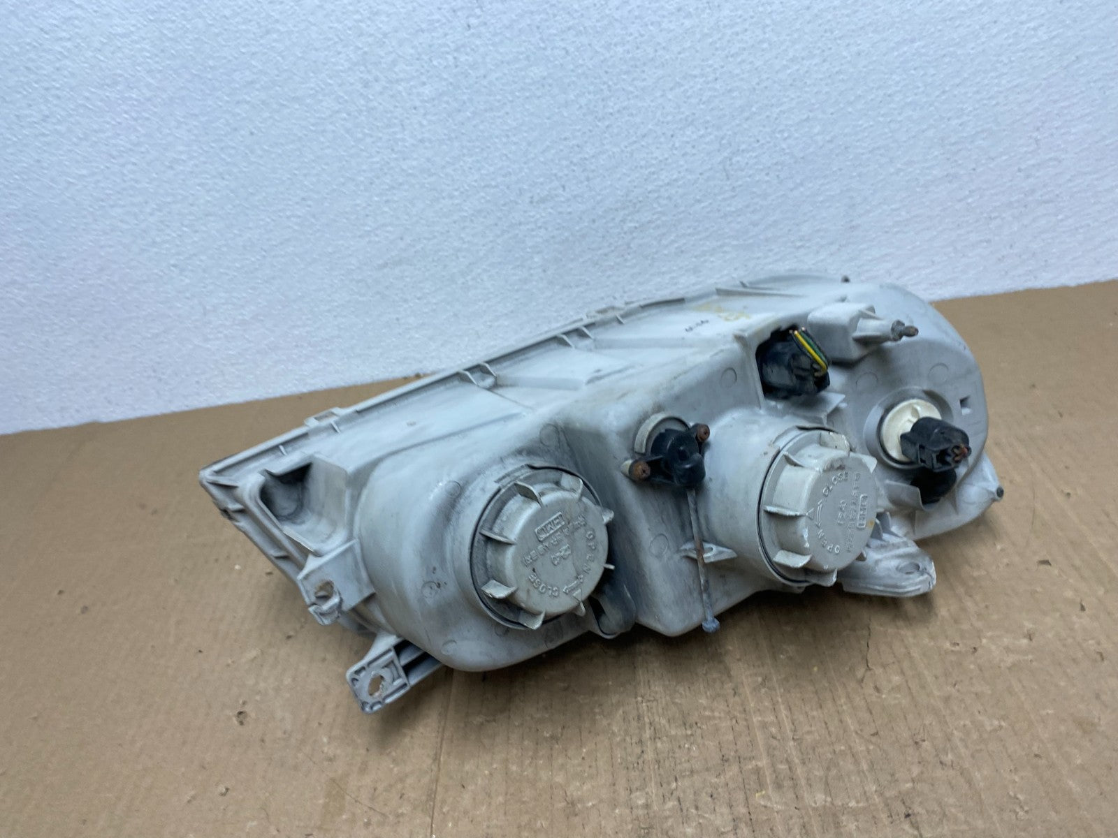 2004 2005 Hyundai XG350 XG Left Driver LH Headlight Halogen AB8435 DW4