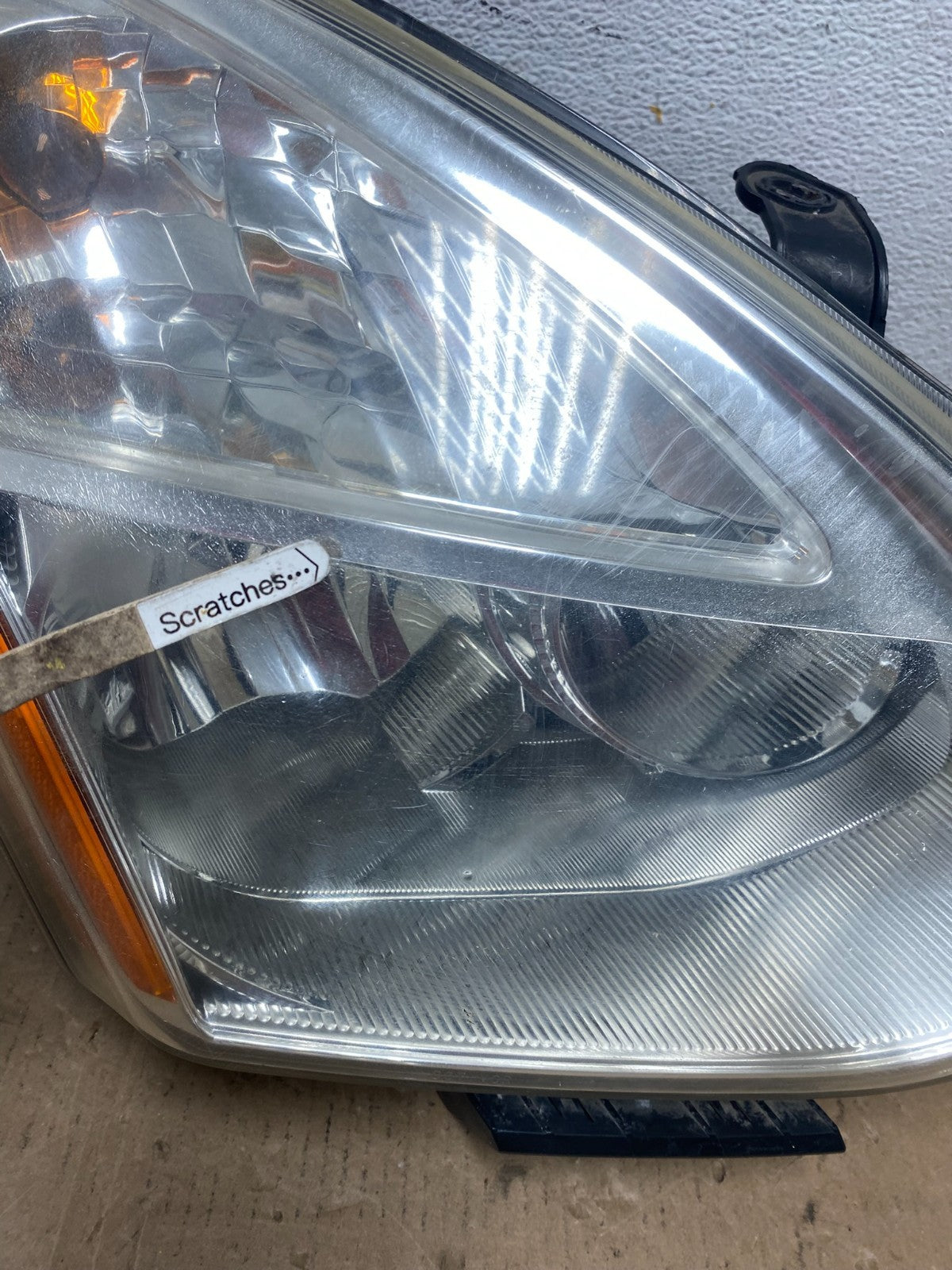 2009-2013 Nissan Rogue Right Passenger Xenon HID Headlight AD8001 DW3