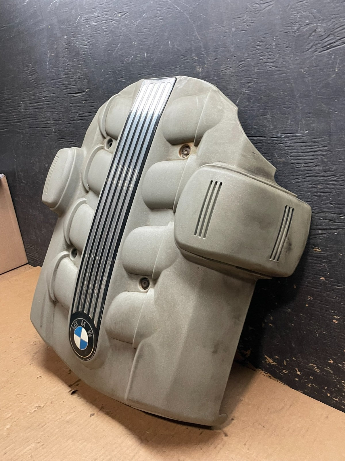 2004 - 2006 BMW E63 E66 745i 745LI Plastic Engine Cover Shield OEM aa2329 DG2