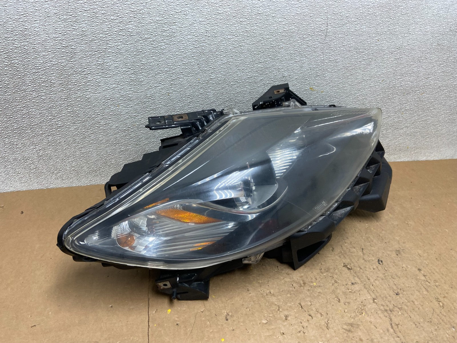 2013 - 2015 Mazda Cx9 Cx-9 Right Passenger RH Halogen Headlight Z9350 DW2