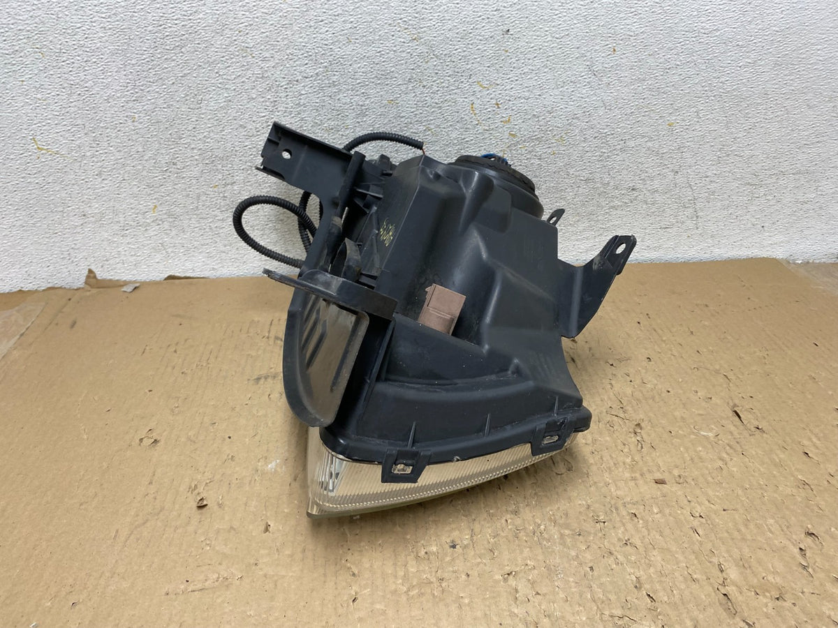 2005 - 2007 Ford Freestyle Left Driver LH Side Halogen Headlight AH2933 DW7
