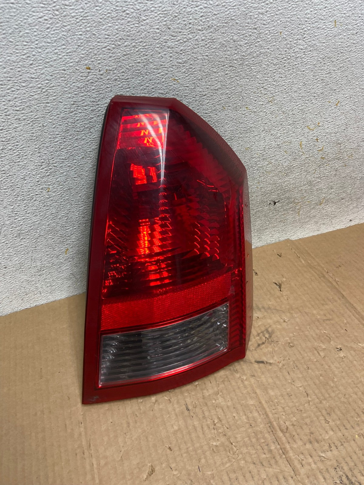 2005 2006 2007 Chrysler 300 Right Passenger Rh Side Tail Light AI6539 LK2