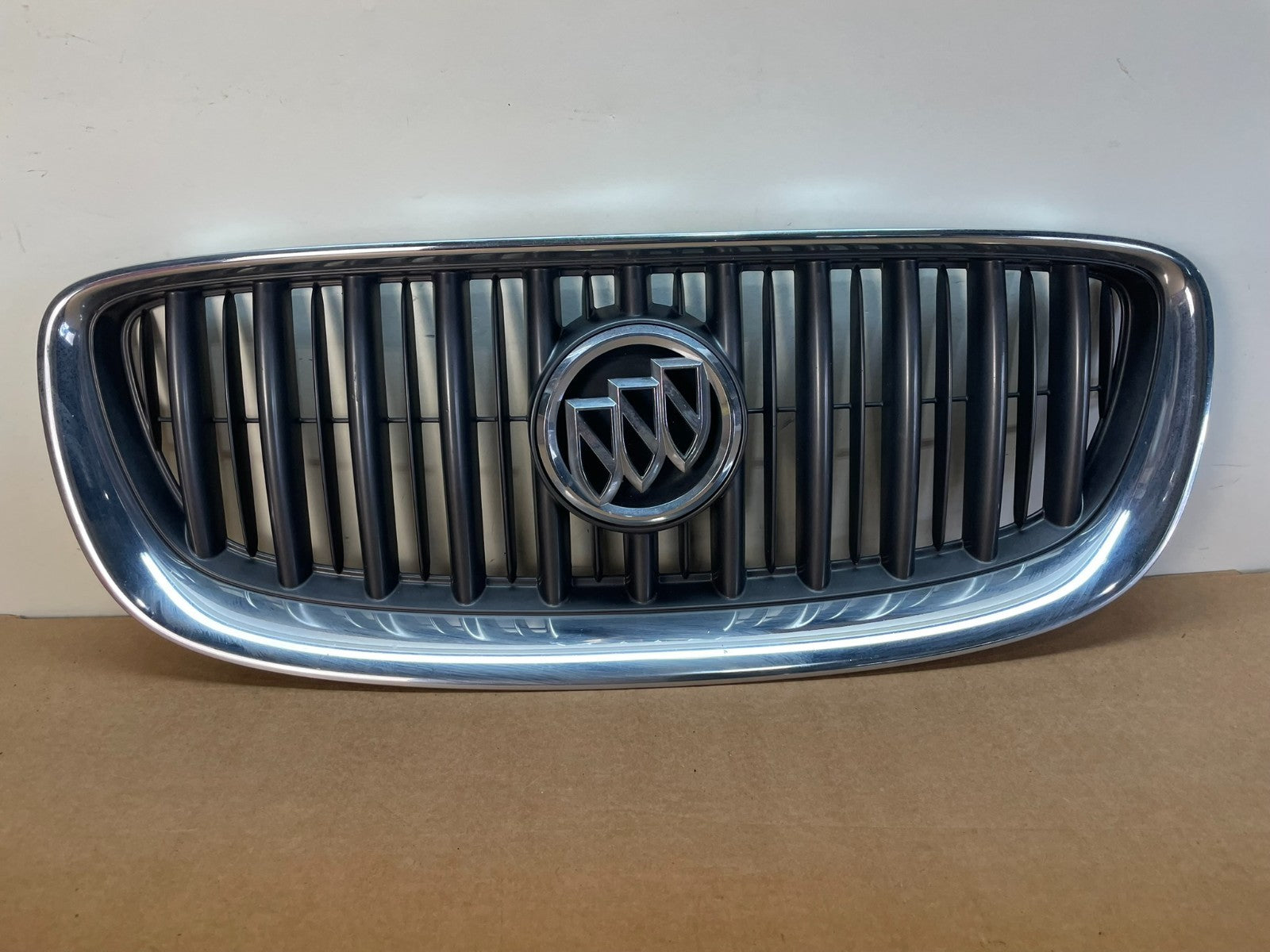 2005 to 2007 Buick Terraza Front Upper Grill Grille AF8554 DG0